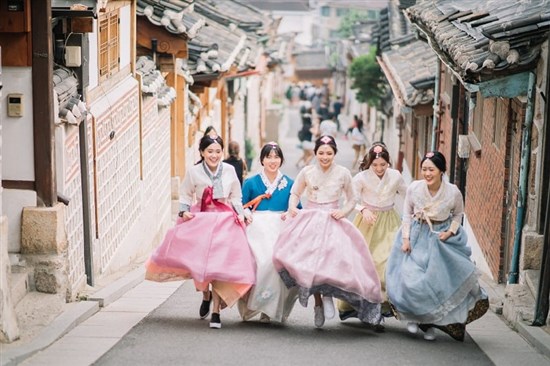 Lạc bước giữa ngôi làng Hanok Bukchon - Ngôi làng 600 năm tuổi giữa lòng Seoul